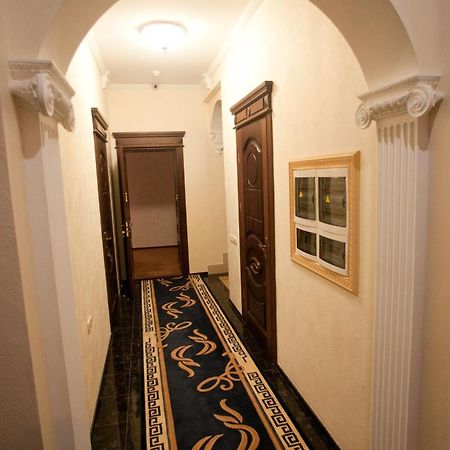 Kleopatra Vip Hotel Камианец-Подилский Екстериор снимка