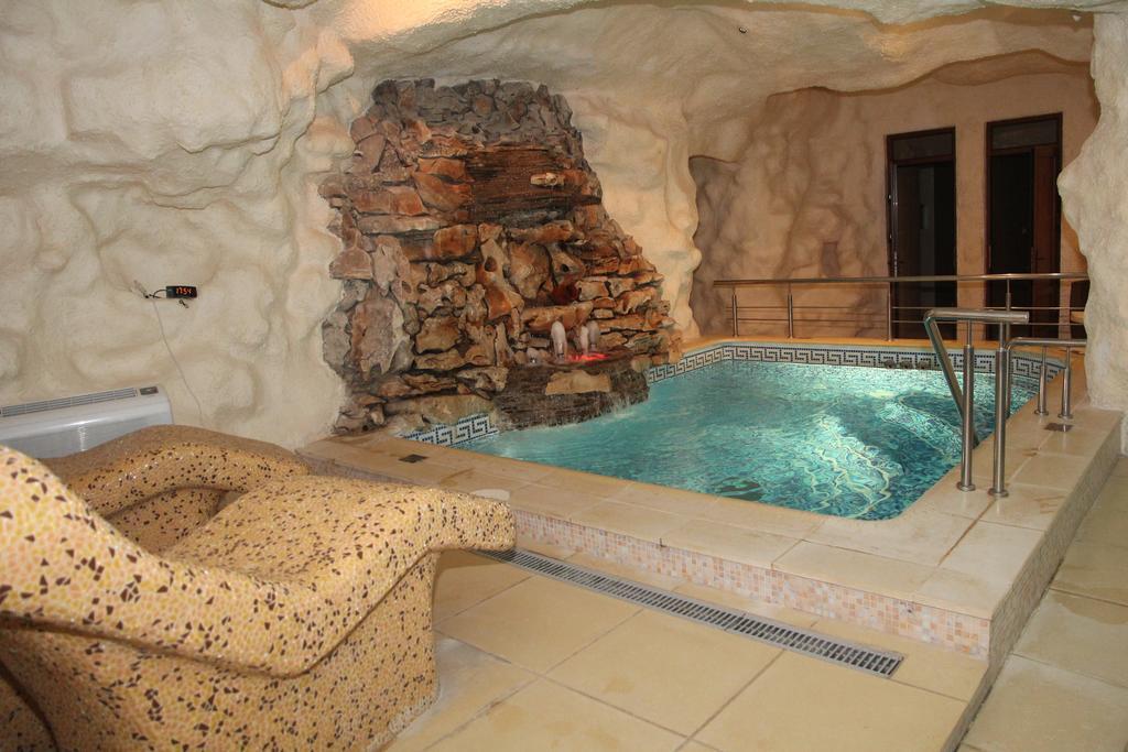 Kleopatra Vip Hotel Камианец-Подилский Екстериор снимка