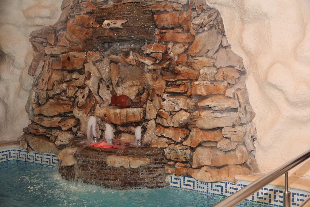 Kleopatra Vip Hotel Камианец-Подилский Екстериор снимка
