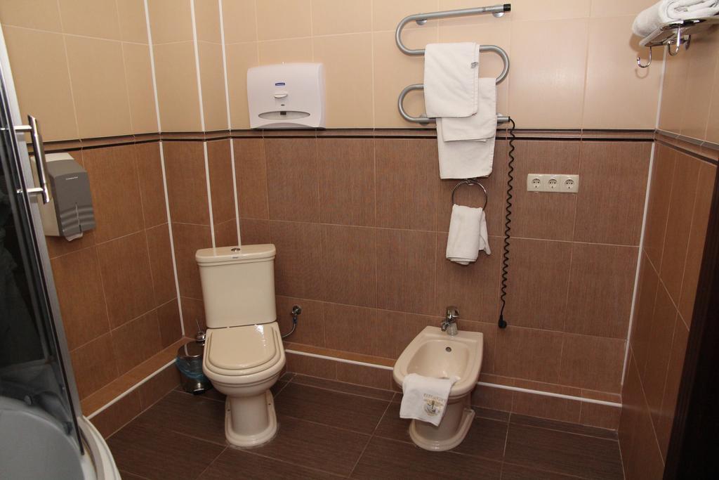 Kleopatra Vip Hotel Камианец-Подилский Стая снимка