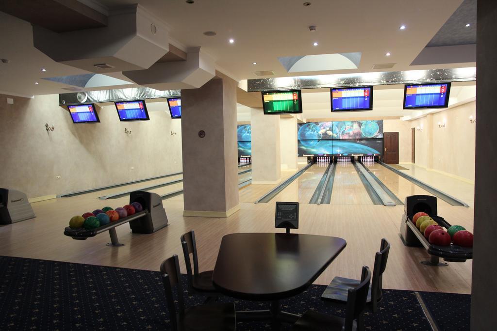 Kleopatra Vip Hotel Камианец-Подилский Екстериор снимка