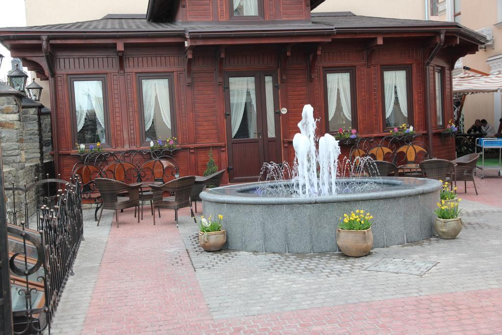 Kleopatra Vip Hotel Камианец-Подилский Екстериор снимка