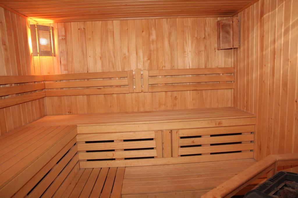 Kleopatra Vip Hotel Камианец-Подилский Екстериор снимка